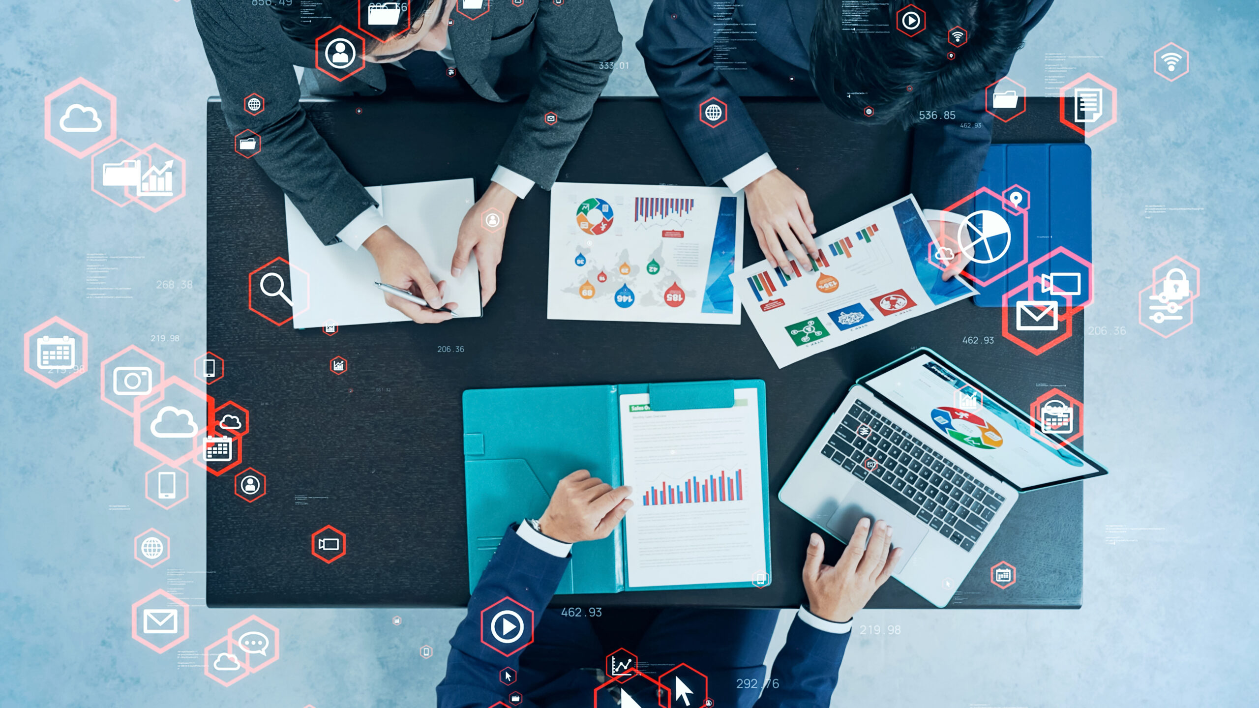 DX研修とは？注目が高まる背景、期待される効果、階層・役職別...